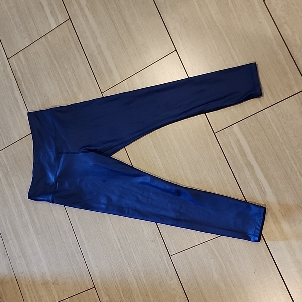 Zyia metallic blue leggings.  Size 6-8.  Like new.